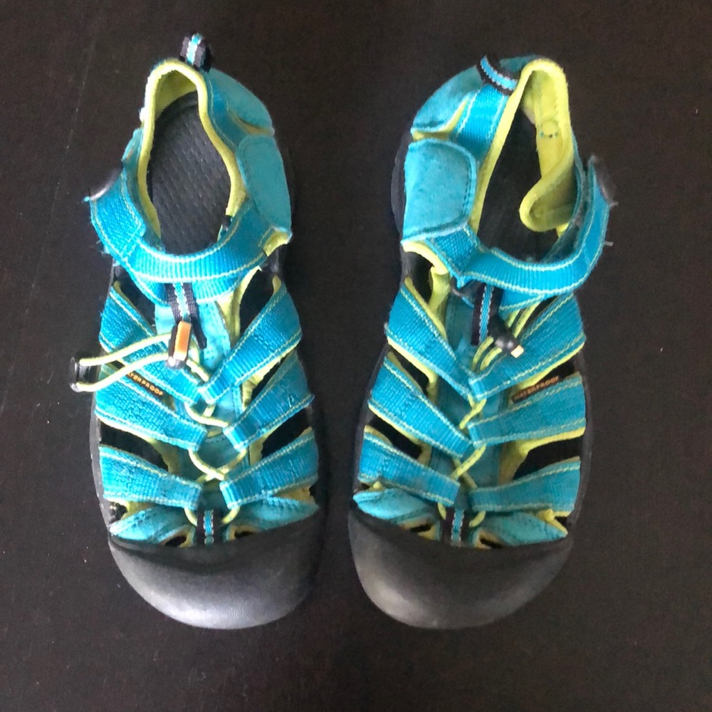 Keen turquoise sandals size 6